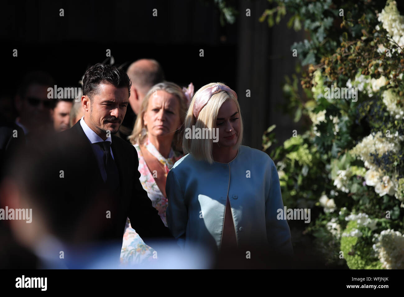 Orlando Bloom und Katy Perry York Minster lassen nach der Hochzeit von Ellie Goulding und Caspar Jopling. Stockfoto