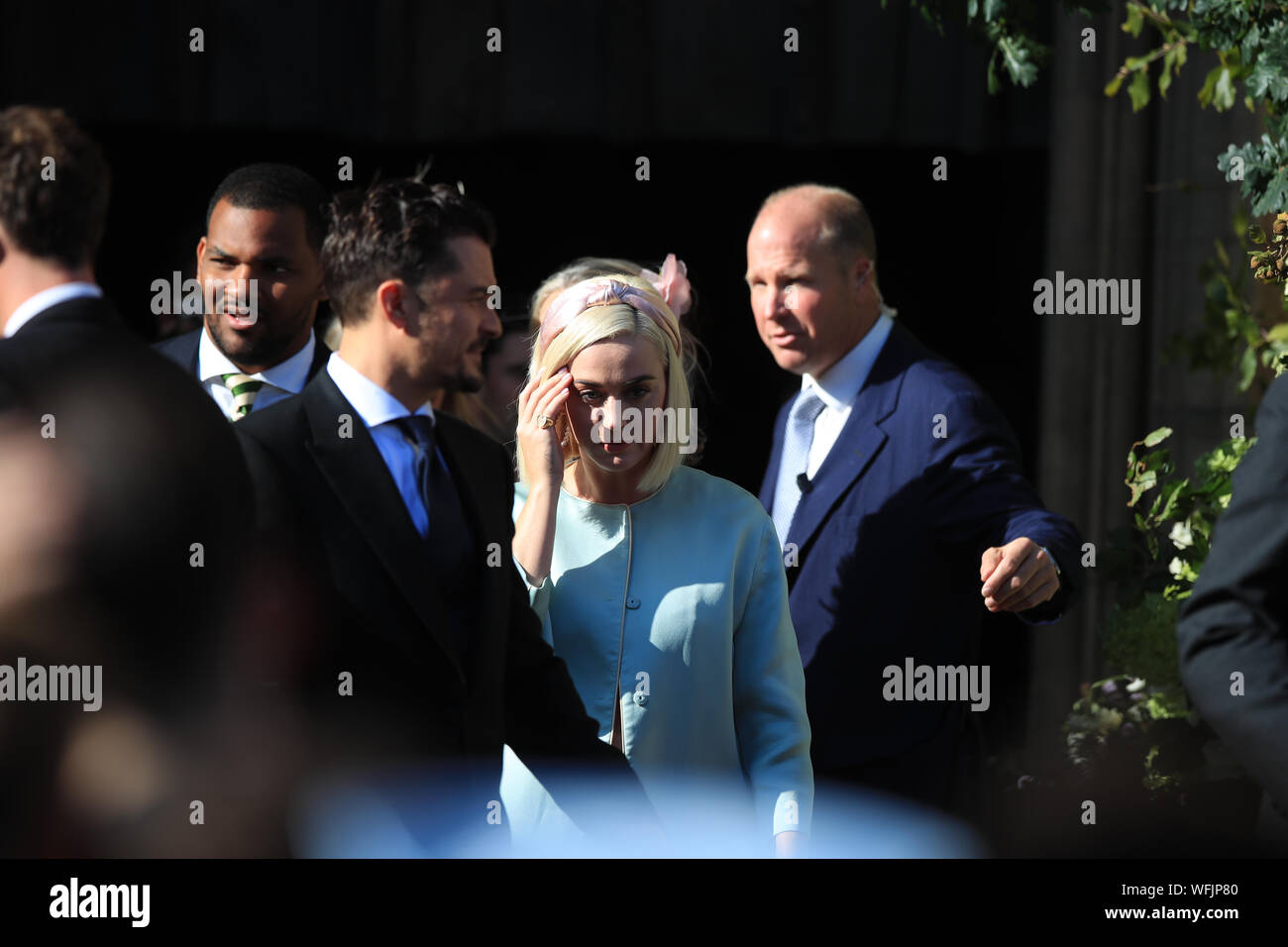 Orlando Bloom und Katy Perry York Minster lassen nach der Hochzeit von Ellie Goulding und Caspar Jopling. Stockfoto