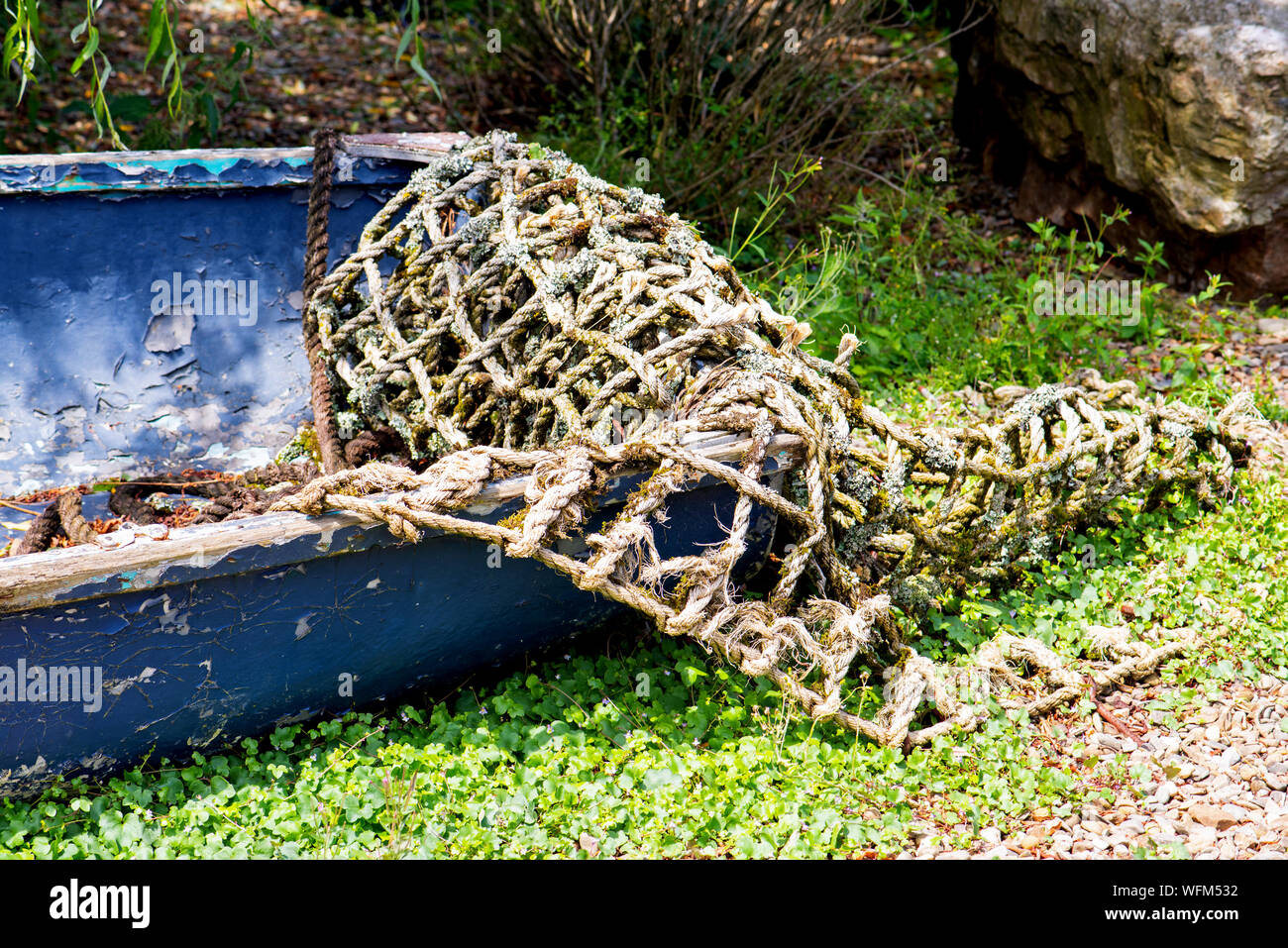 Altes Fischerboot und net Nummer 3861 Stockfoto