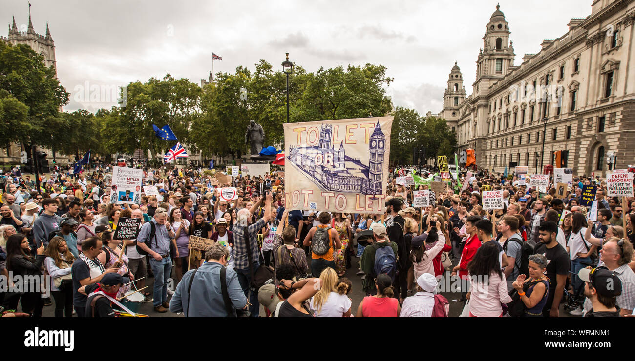 London, Großbritannien. 31. August 2019. Tausende marschierten und blockiert die Londoner Straßen in einem Protest, die Demokratie zu verteidigen und gegen die Vertagung des Parlaments. David Rowe/Alamy Leben Nachrichten. Stockfoto London, Großbritannien. 31. August 2019. Tausende marschierten und blockiert die Londoner Straßen in einem Protest, die Demokratie zu verteidigen und gegen die Vertagung des Parlaments. David Rowe/Alamy Leben Nachrichten. Stockfoto