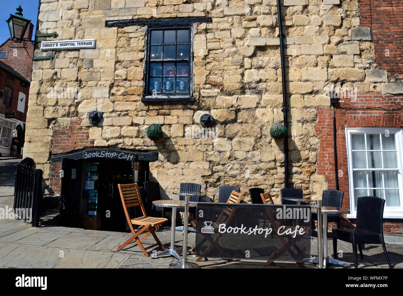 Die Bookstop Cafe auf steilen Hügel, Lincoln, Lincolnshire, Großbritannien. Stadtzentrum. Stockfoto