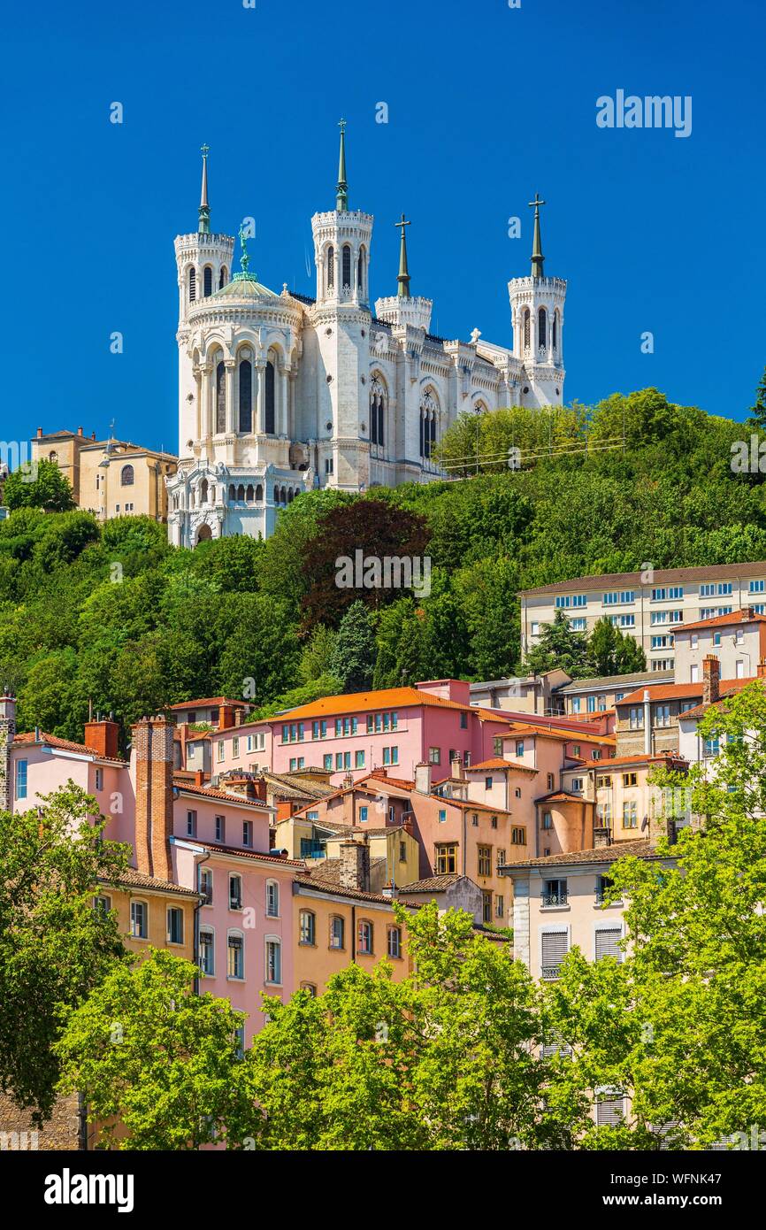 Frankreich, Rhone, Lyon, historische Stätte als Weltkulturerbe von der UNESCO, Blick auf Notre Dame De Fourviere Basilica Stockfoto