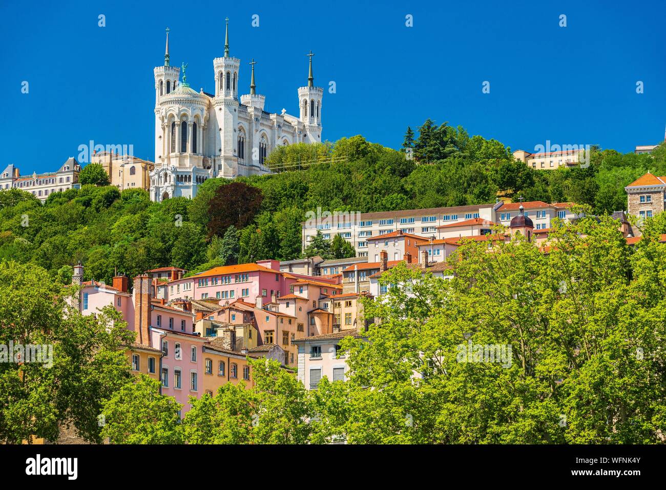 Frankreich, Rhone, Lyon, historische Stätte als Weltkulturerbe von der UNESCO, Blick auf Notre Dame De Fourviere Basilica Stockfoto
