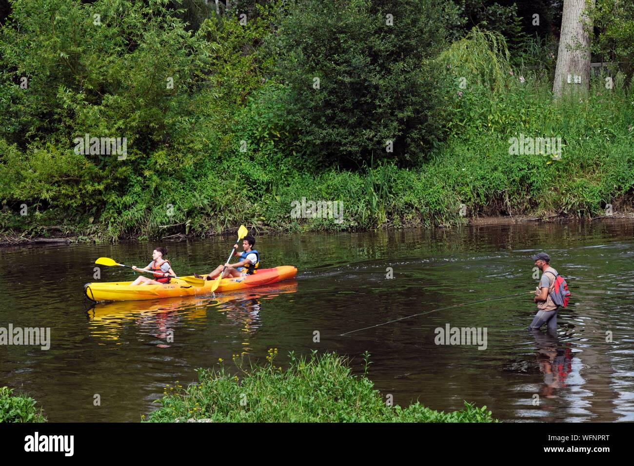 Frankreich, Calvados, Clecy, stromaufwärts des Vey Brücke, Orne, Fliegenfischen, Kanusport Stockfoto