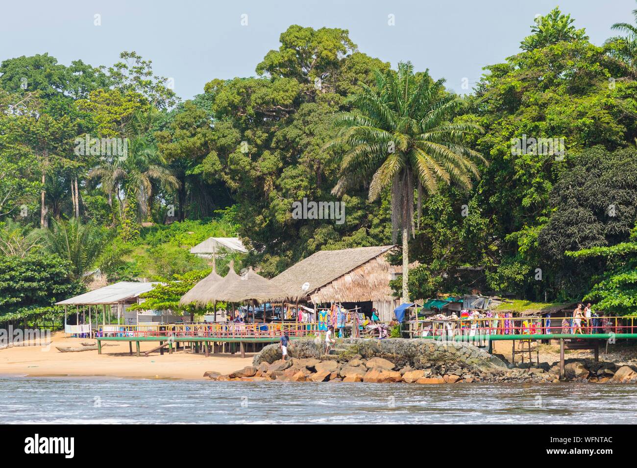 Kamerun, Region Süd, Ocean Abteilung, Kribi, Restaurants in der Nähe von Lobe Wasserfall Stockfoto
