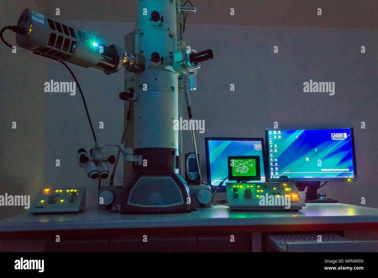 Frankreich, Eure, Grand Bourgtheroulde, ökologischen Labor, analytische Transmissionselektronenmikroskopie (Atem) Station verwendet Asbest in Materialien Forschung und Asbestfasern in der Luft zu zählen Stockfoto