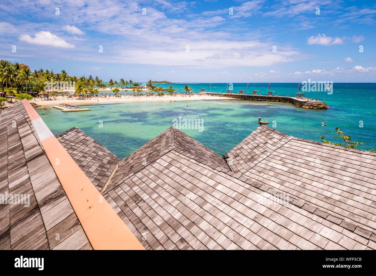 Frankreich, Karibik, Kleine Antillen, Guadeloupe, Grande-Terre, Le Gosier, Hotel Creole Beach, mit Blick auf den Strand und die Lagune Stockfoto