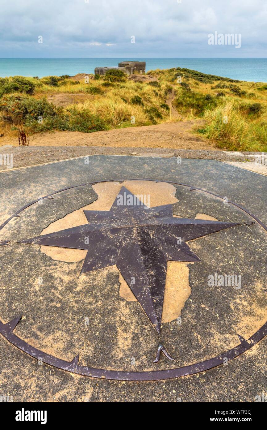 Dänemark, Nordjütland, die Spitze von Grenen ist ein Streifen Land im Norden von Dänemark entfernt, in der Nähe von Skagen, Es ist der Treffpunkt von zwei Meerengen, Skagerrak und Kattegat, deutschen Bunker aus dem Zweiten Weltkrieg Stockfoto