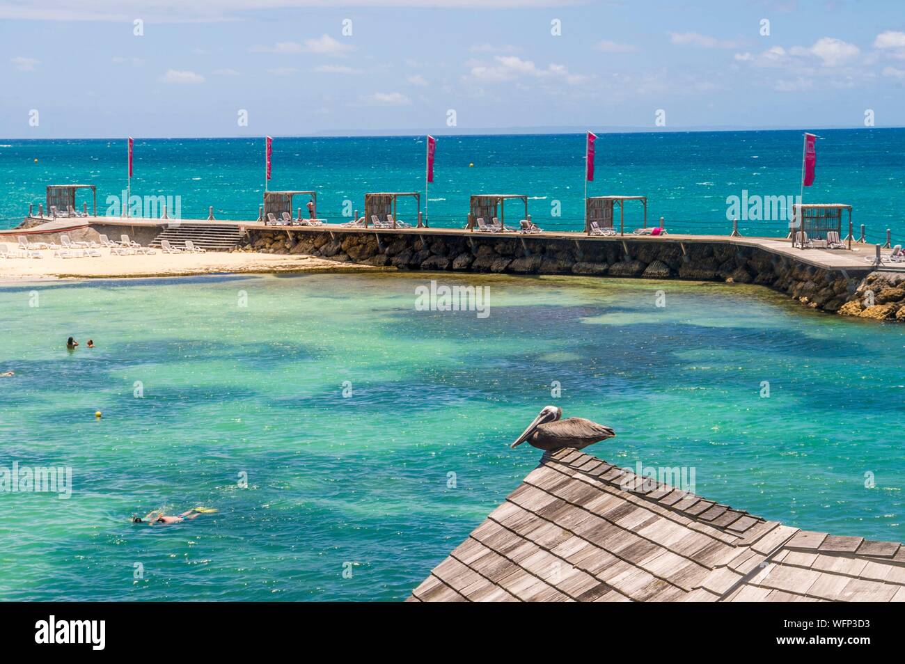 Frankreich, Karibik, Kleine Antillen, Guadeloupe, Grande-Terre, Le Gosier, Hotel Creole Beach, mit Blick auf den Strand und die Lagune Stockfoto