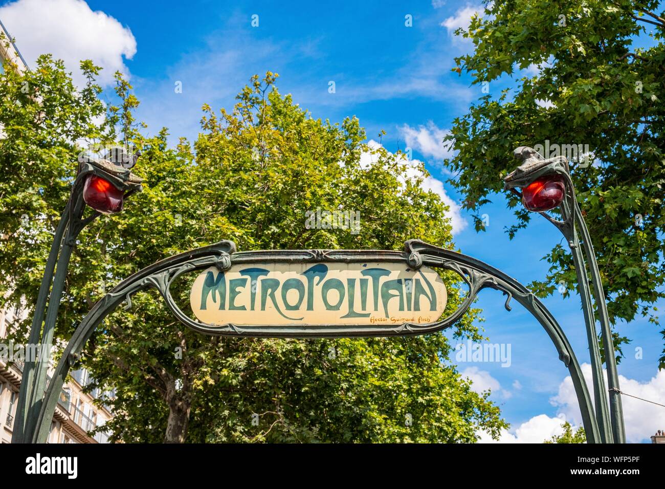 Frankreich, Paris, Place de Clichy, dem Eingang zum guimard Stil u Stockfoto