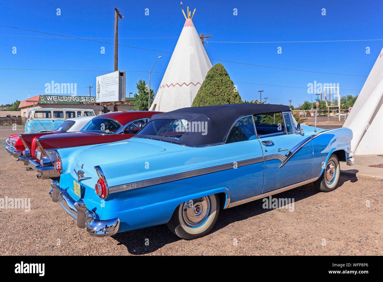 United States, Florida, Route 66, Holbrook, Wigwam Motel an der Nationalen Registriert der historischen Plätze mit Sammler Autos aufgelistet Stockfoto