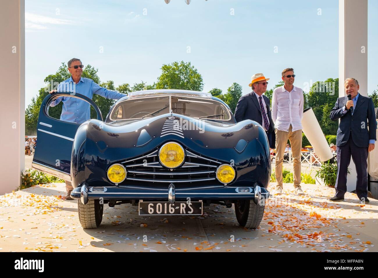 Frankreich, Oise, Chantilly, Chateau de Chantilly, 5. Ausgabe von Chantilly Kunst & Eleganz Richard Mille, ein Tag, die Vintage und Sammlungen Autos gewidmet, Best of Show (Nachkriegszeit), den Talbot Lago T26 Grand Sport Coupé Stockfoto