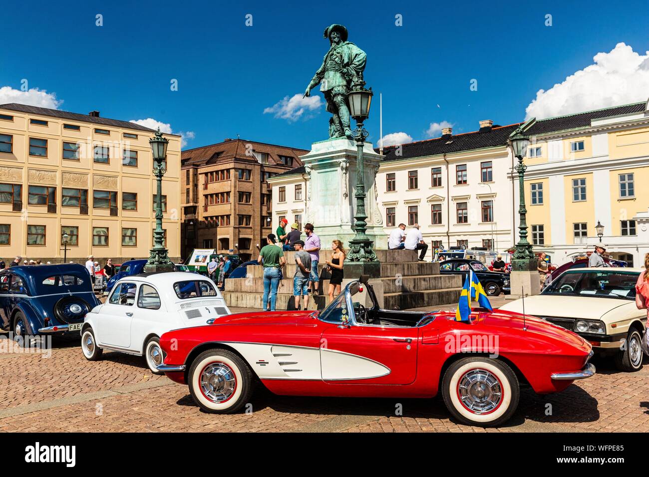 Schweden, Vastra Gotaland, Göteborg (Gothenburg), Gustave II Adolphe Square in Schweden und schwedische Leidenschaft für alte Autos Stockfoto