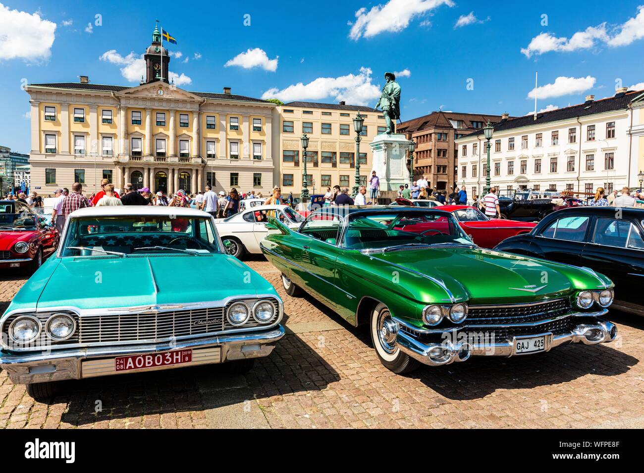 Schweden, Vastra Gotaland, Göteborg (Gothenburg), Gustave II Adolphe Square in Schweden und schwedische Leidenschaft für alte amerikanische Autos Stockfoto