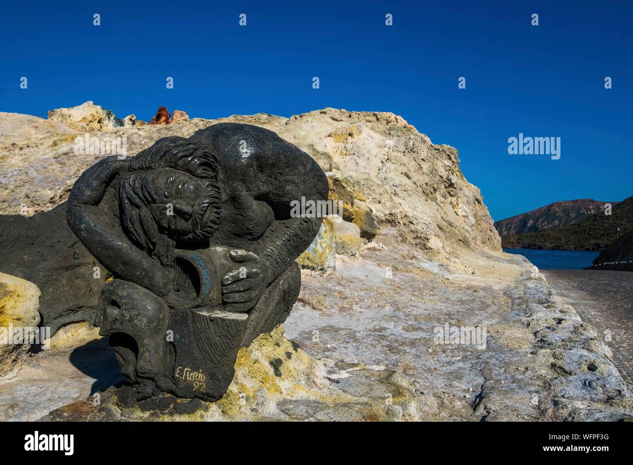 Italien, Sizilien, Liparische Inseln als Weltkulturerbe von der UNESCO, Vulcano, Porto di Levante aufgeführt, Vulcano Statue Stockfoto
