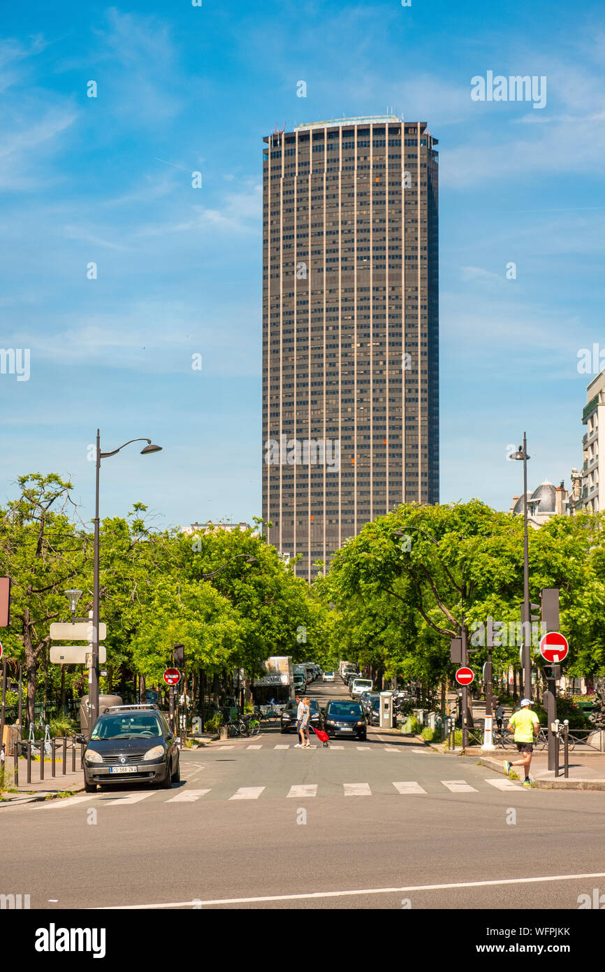 Frankreich, Paris, Boulevard du Montparnasse und dem Turm Montparnasse Stockfoto