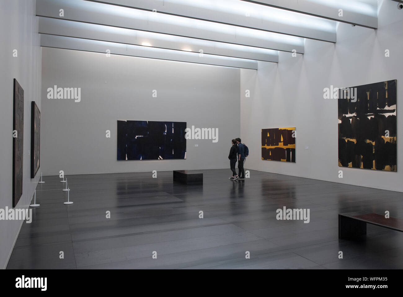 Frankreich, Aveyron, Rodez, Soulages Museum, Museum von Frankreich, von dem katalanischen Architekten RCR Arquitectes entworfen, mit dem Architekturbüro Passelac und Roques, Pierre Soulages Gemälde zugeordnet Stockfoto