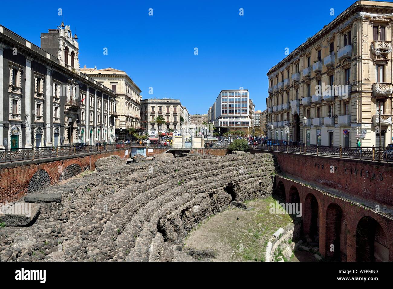 Italien, Sizilien, Catania, barocke Stadt als UNESCO-Weltkulturerbe, Piazza Stesicoro, das römische Amphitheater im zweiten Jahrhundert aufgeführt ist eine der größten des Römischen Reiches Stockfoto