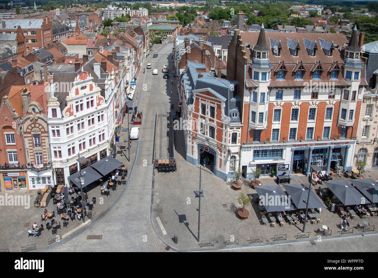 Frankreich, Nord-Pas-de-Calais", Bethune, bunte Fassaden der Grand Place Stockfoto