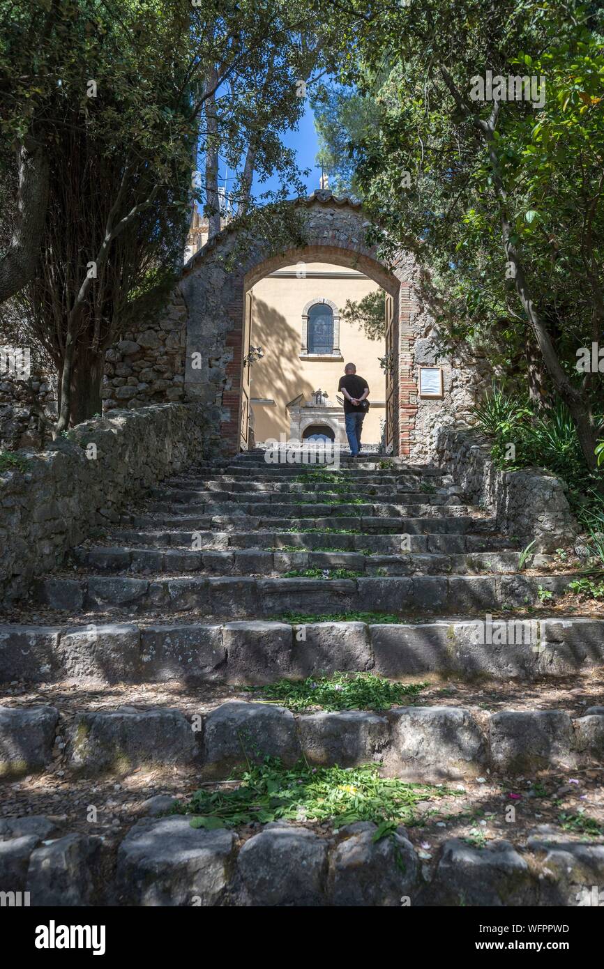 Frankreich, Var, Provence, Cotignac, Wallfahrtskirche Notre-Dame de Grâces Stockfoto