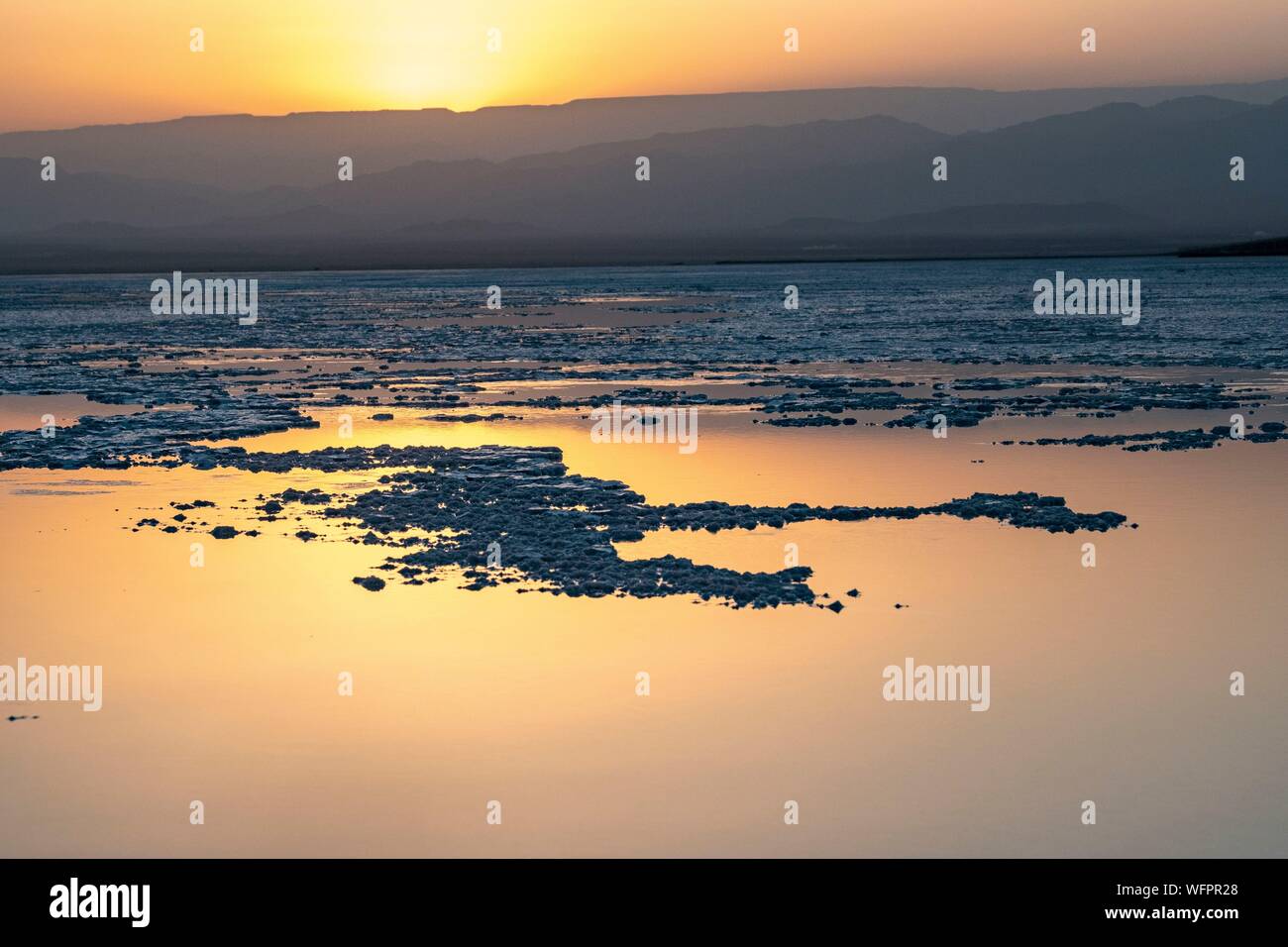 Äthiopien, Ferne regionalen staatlichen, Danakil Depression, See bei Sonnenuntergang Karoum Stockfoto