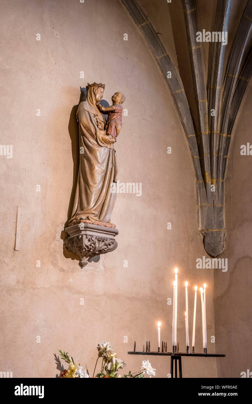 Frankreich, Puy de Dome, Riom, Notre Dame du Marthuret Kirche, Madonna mit Kind Stockfoto