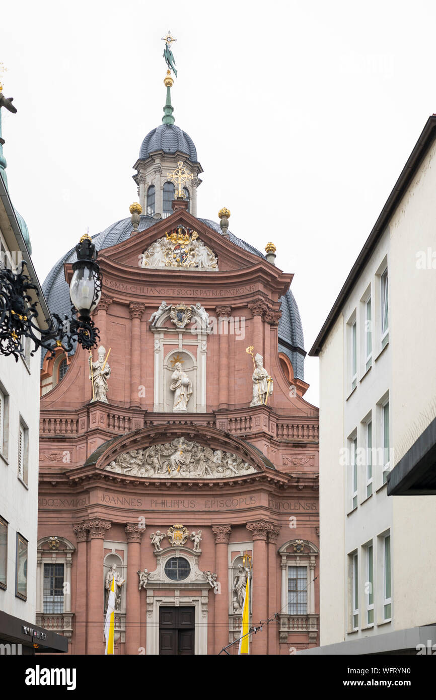 Barocke Fassade von Neumünster Kirche, Würzburg, Deutschland Stockfoto