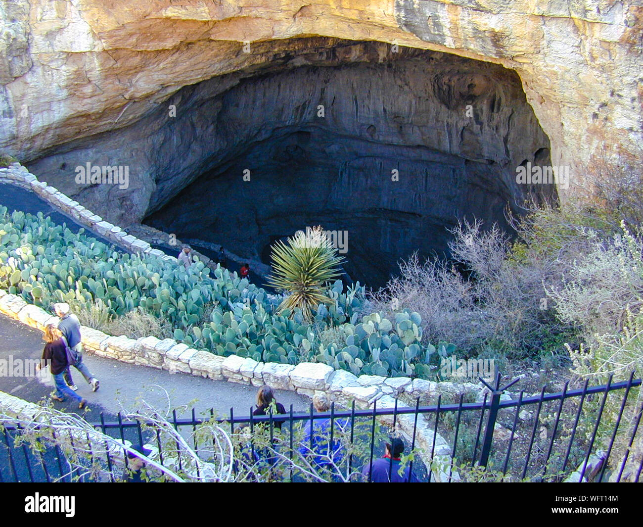 Hohe Betrachtungswinkel von Menschen bei Carlsbad Caverns National Park Stockfoto