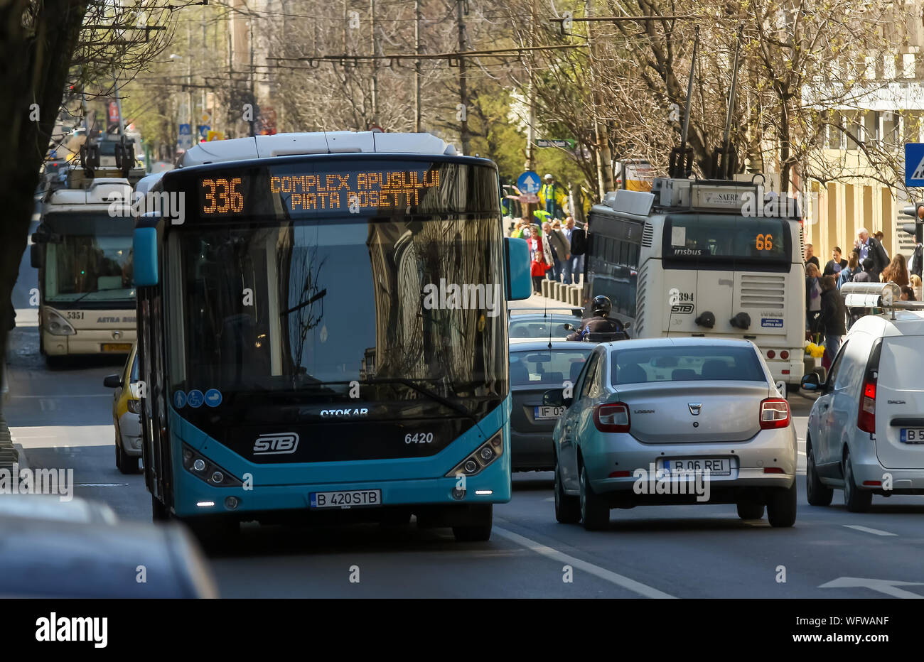 Bukarest, Rumänien - 25. März 2019: Eine der 400 Otokar Busse durch das Rathaus der Stadt Bukarest im Jahr 2018 beauftragte der türkischen Hersteller Otokar Oto Stockfoto