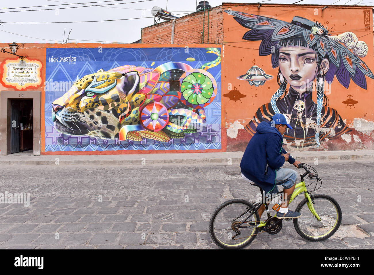 Jugendlich auf dem Fahrrad, San Miguel de Allende, Mexiko Stockfoto