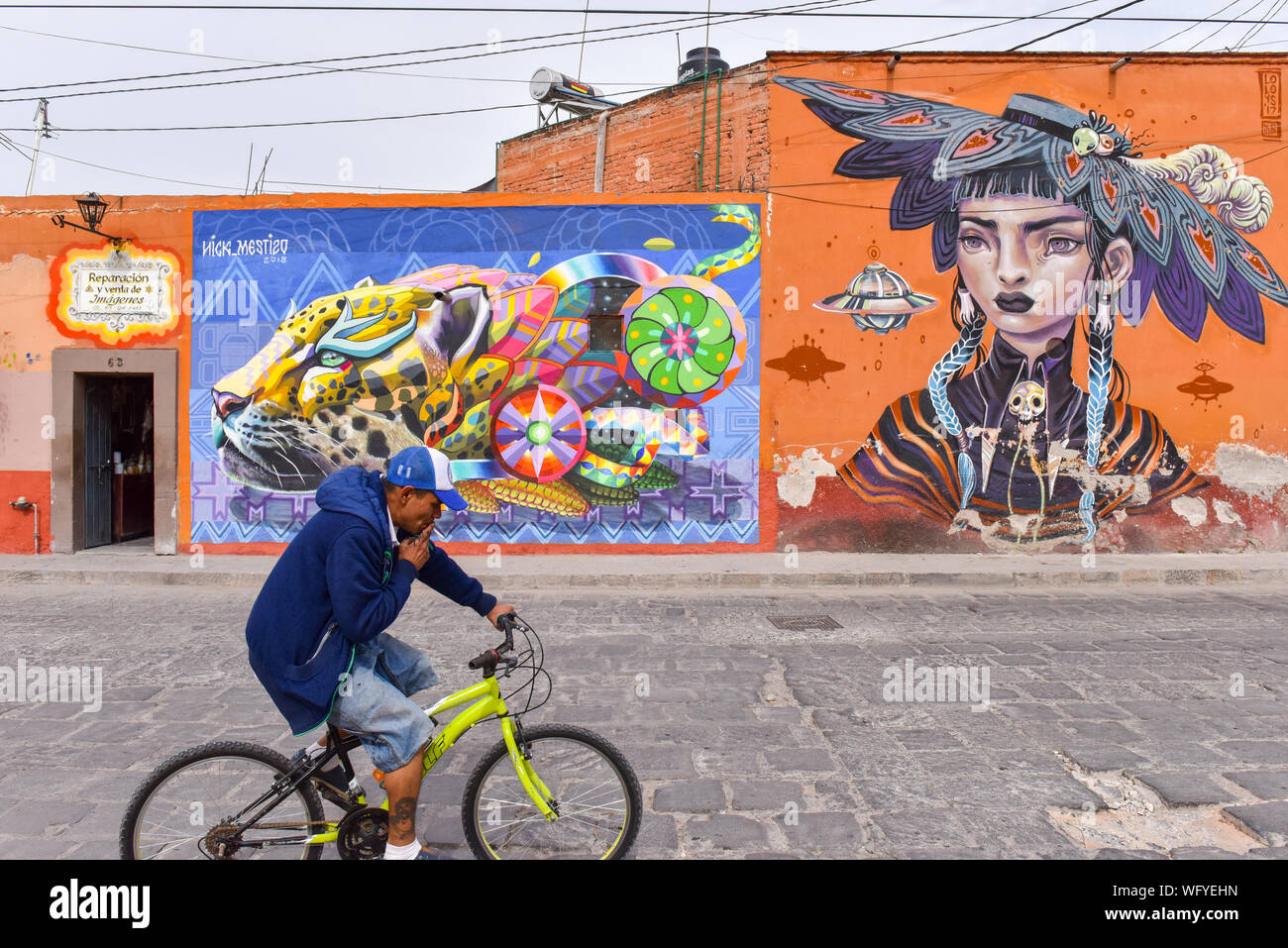 Jugendlich auf dem Fahrrad, San Miguel de Allende, Mexiko Stockfoto