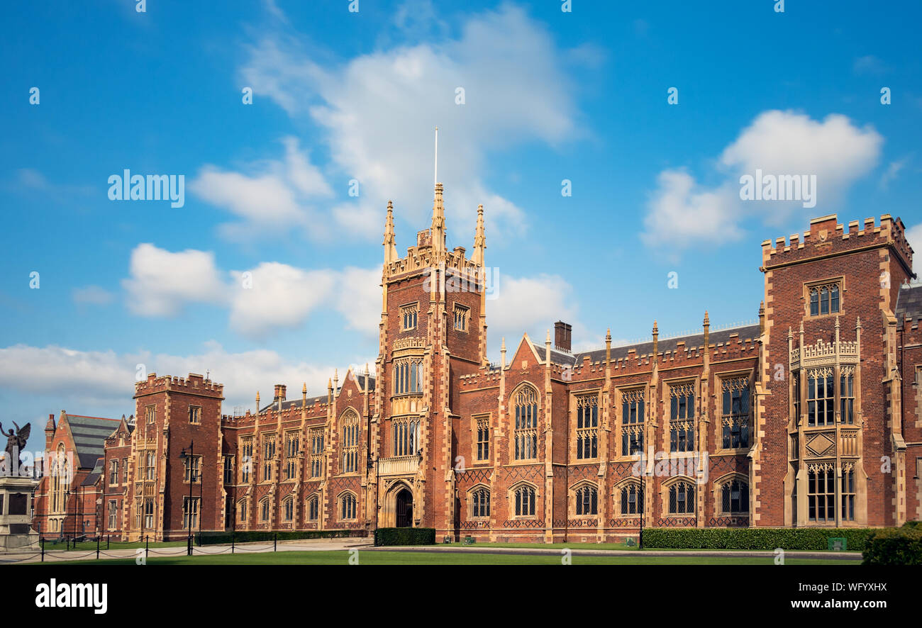 Belfast, Nordirland, Großbritannien - Juli 31, 2019, Panoramaaussicht von der Queen's Universität in Belfast, Nordirland, Großbritannien. Stockfoto