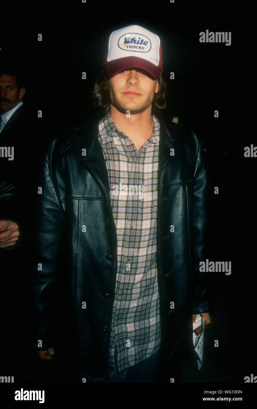 Beverly Hills, Kalifornien, USA, 21. November 1994 Schauspieler/Musiker Jared Leto sorgt Twentieth Century Fox's "Gefangen im Paradies" Spezielle voraus Screening am 21. November 1994 an der Akademie Theater in Beverly Hills, Kalifornien, USA. Foto von Barry King/Alamy Stock Foto Stockfoto