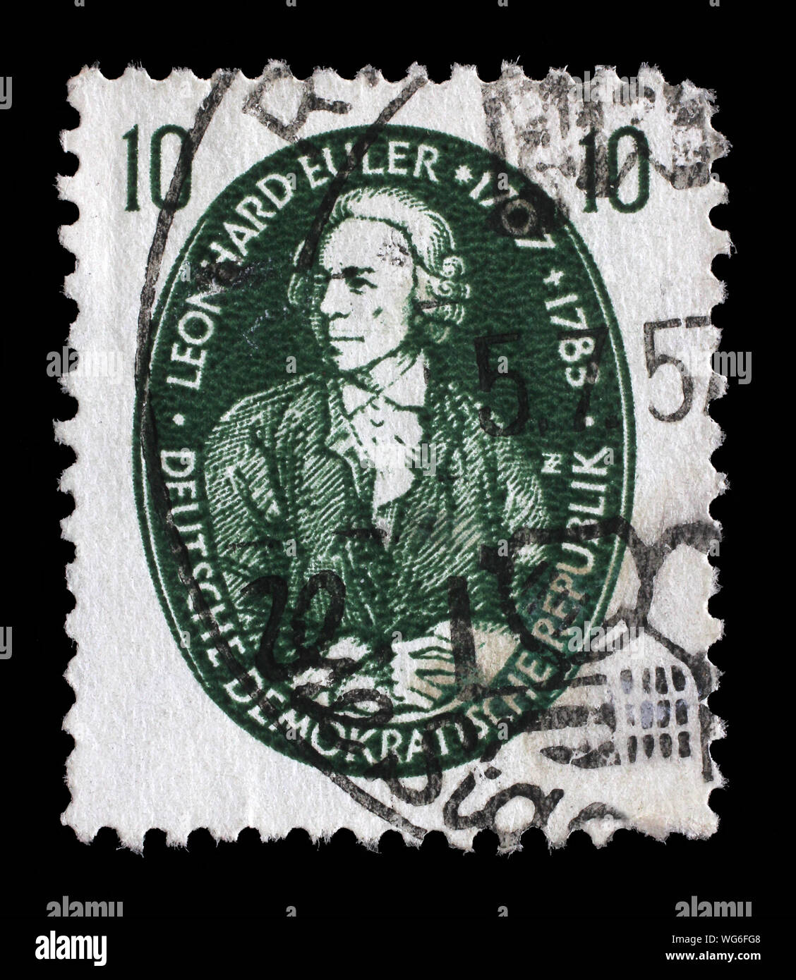 Stempel ausgestellt in Deutschland - Demokratische Republik (DDR) zeigt Leonhard Euler, Mathematiker, Physiker, Astronom, Logiker und Ingenieur, circa 1957. Stockfoto