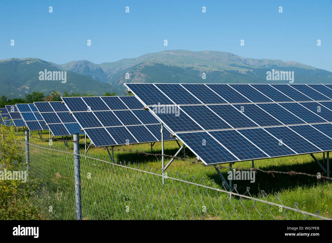 Solar Panels borgen, wichtigsten, fruchtbares Land. Stockfoto