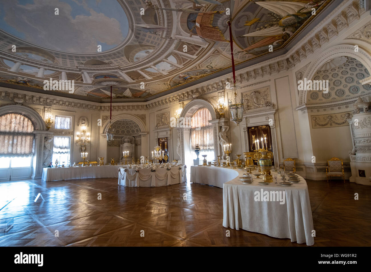 ST. PETERSBURG, Russland - 6. AUGUST 2019: Pavlovsk Palace ist ein aus dem 18. Jahrhundert Russische kaiserliche Residenz des Ordens von Katharina der Großen für h gebaut Stockfoto