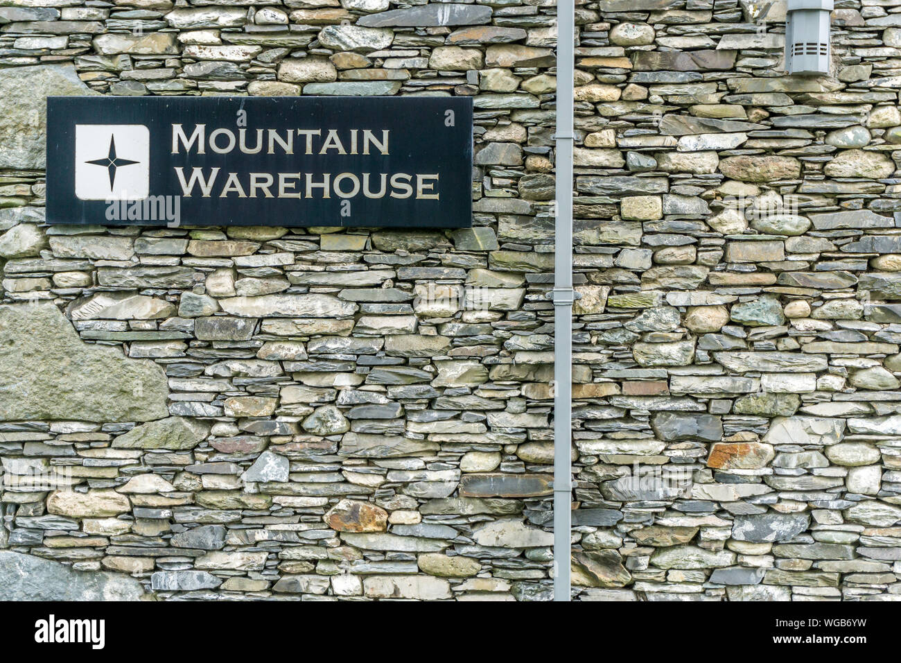 Mountain Warehouse, Ambleside, Cumbria, England, Großbritannien Stockfoto