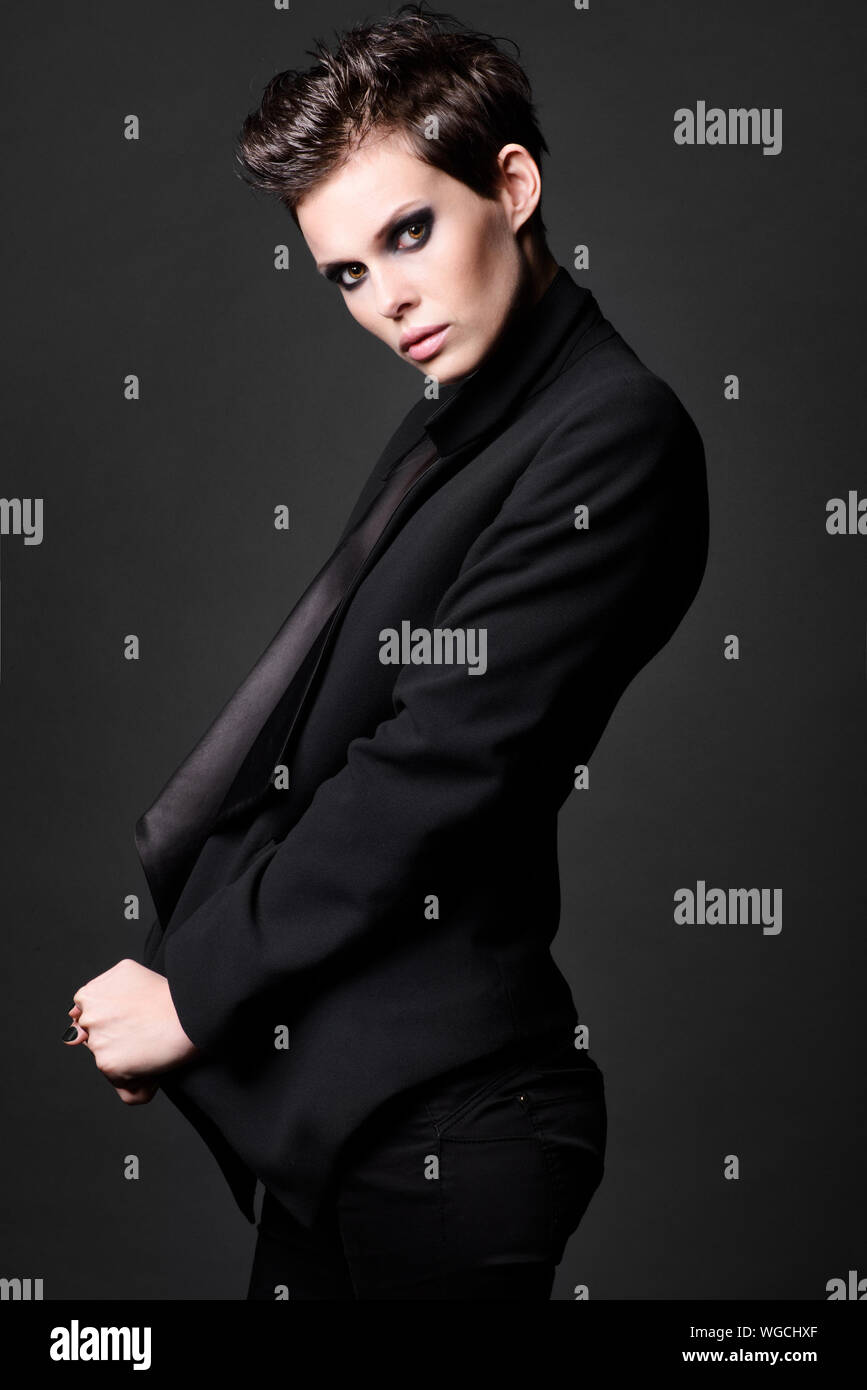 Smokey Eyes Stockfotos Und Bilder Kaufen Alamy