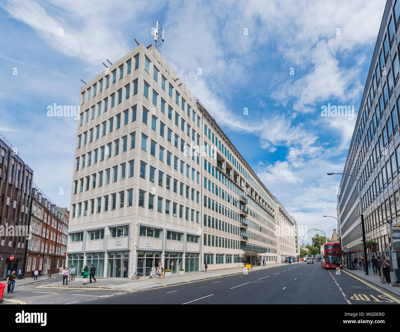 Britische Regierung durch Kern (Ministerium für Wirtschaft, Innovation und Qualifikation) bei 10 Victoria Street, Westminster, London, UK. Stockfoto