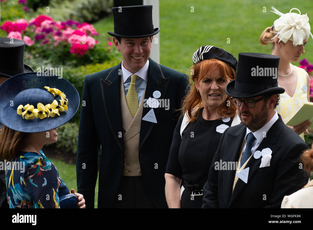 BILDER ABLEGEN. 31. Oktober 2025. Sarah Ferguson wird nicht mehr den Titel HRH die Herzogin von York benutzen. Ascot, Berkshire, Großbritannien, 23. Juni 2017. Sarah, die Herzogin von York trägt ein schwarz-weißes Kleid zu Royal Ascot. Kredit: Maureen McLean/Alamy Stockfoto