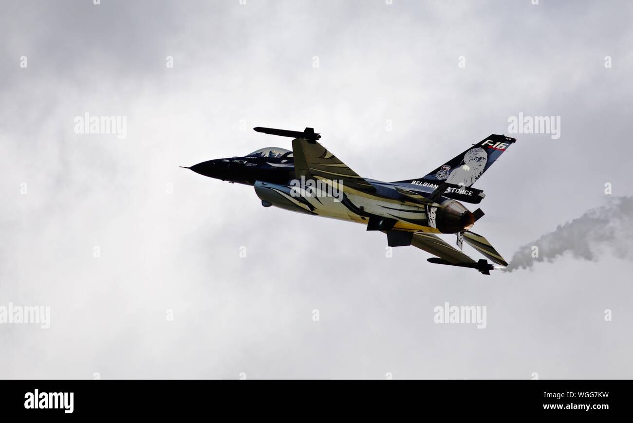 Belgische Luftwaffe F-16 Fighting Falcon 'Dark Falcon" durchführen Am2019 Royal International Air Tattoo Stockfoto