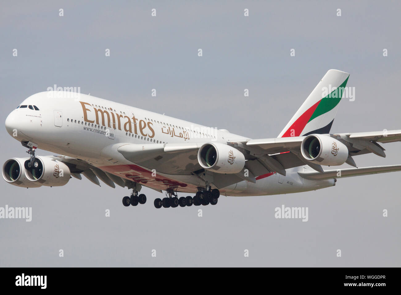 Airbus A380 für die Landung auf