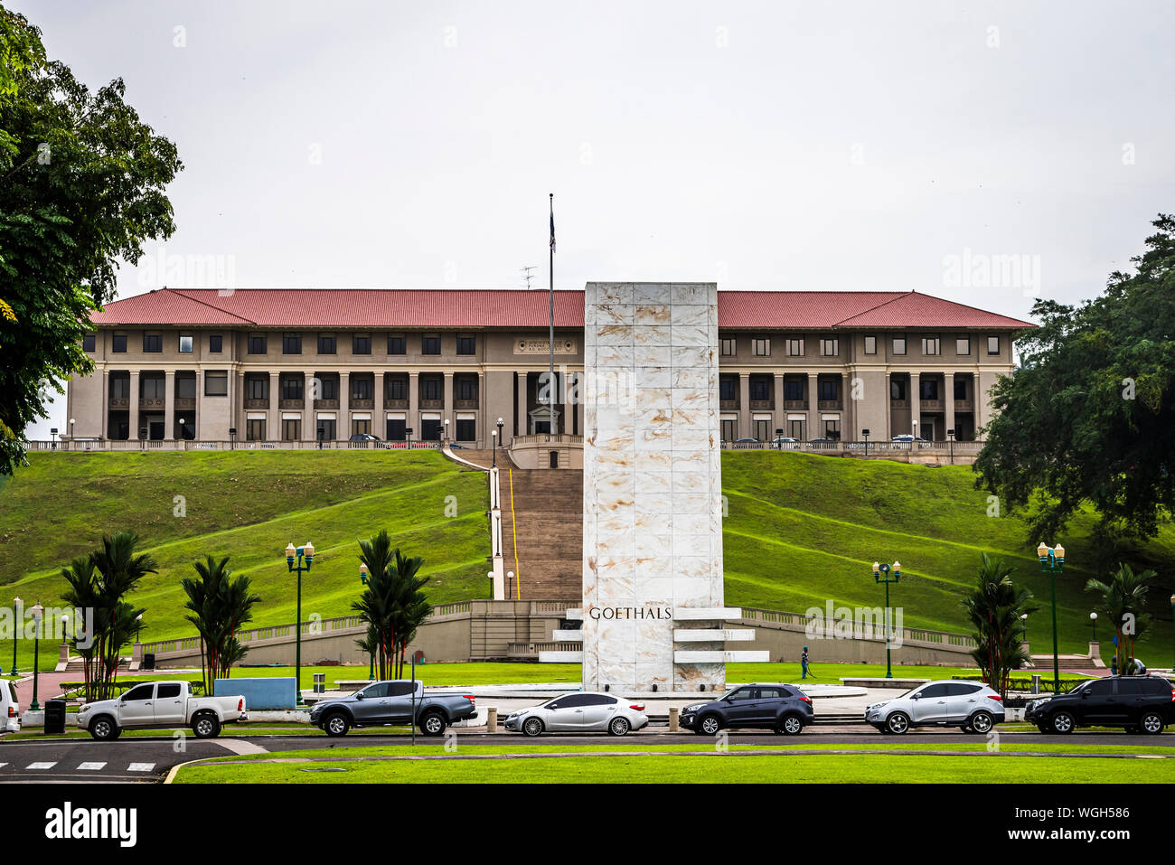 Panamakanal Verwaltungsgebäude mit den Goethals Denkmal Stockfoto