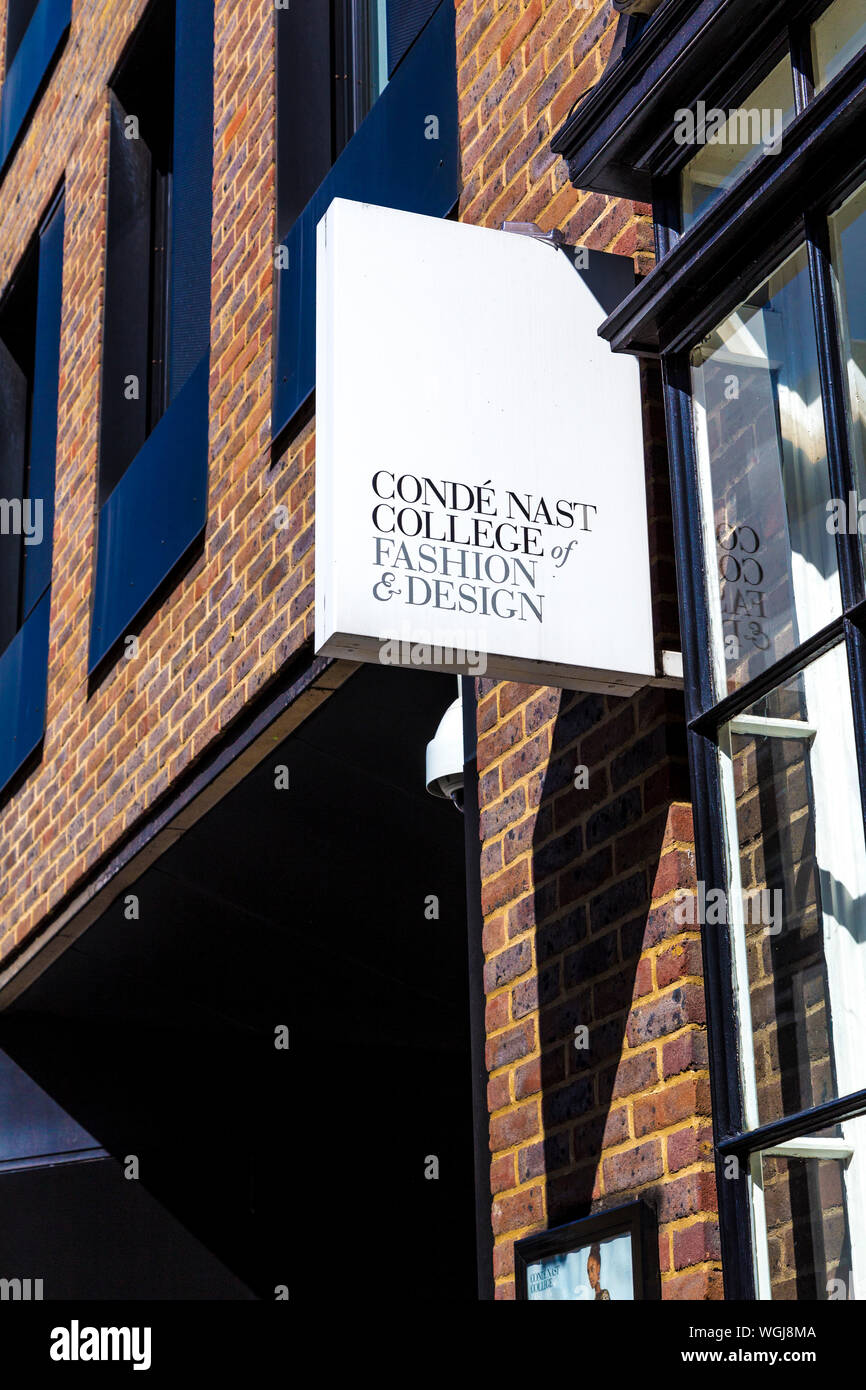 Zeichen für die Conde Nast Hochschule für Mode & Design in Soho, London, UK Stockfoto