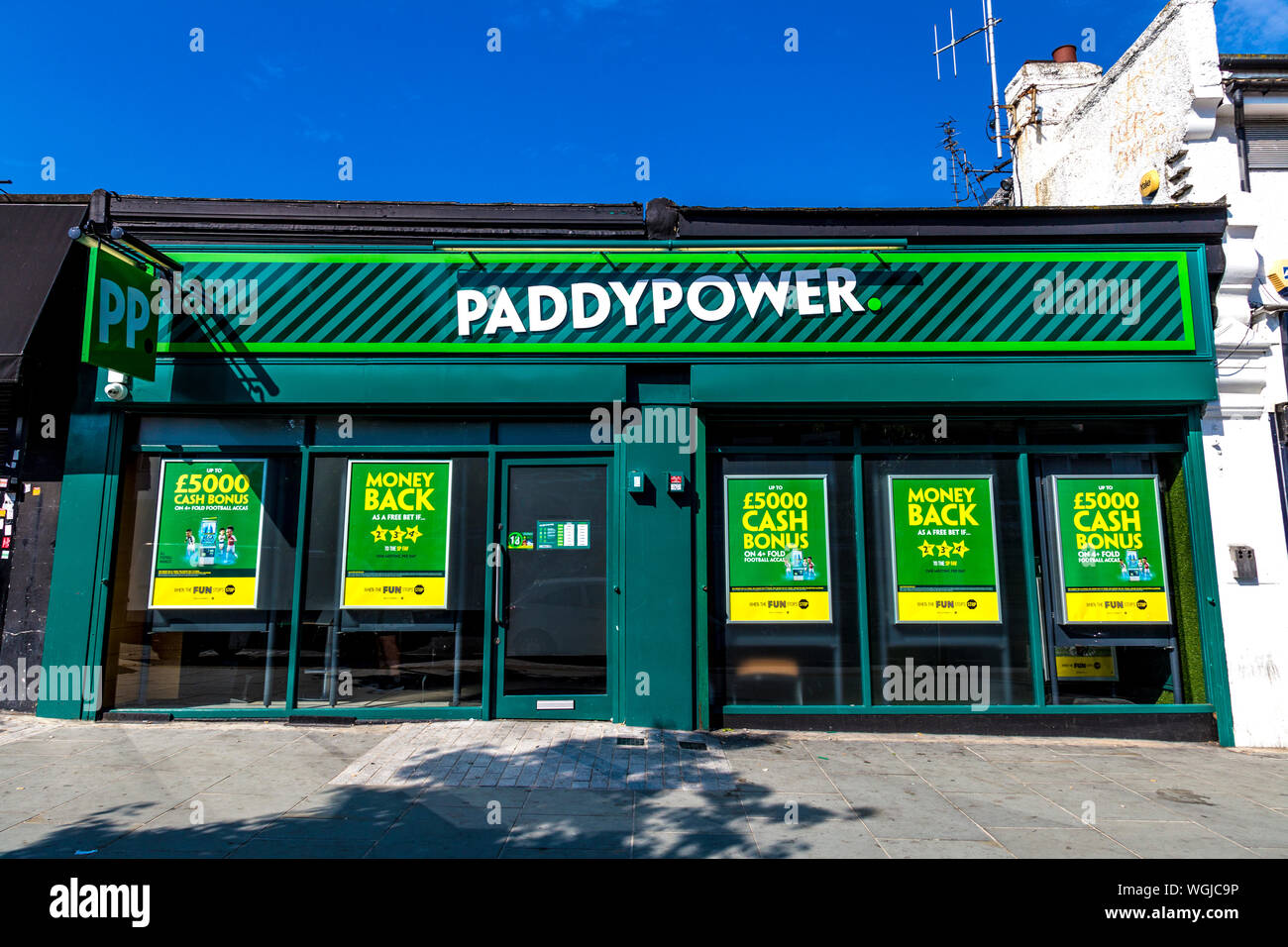 Paddy Power Wettstube (Abtei Holz, UK) Stockfoto