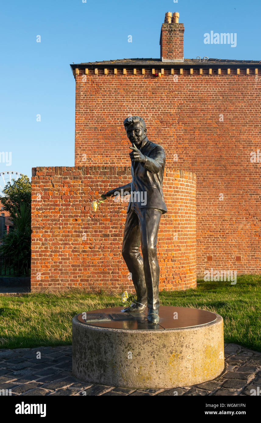 Billy Fury Statue am Royal Albert Dock in Liverpool Stockfoto