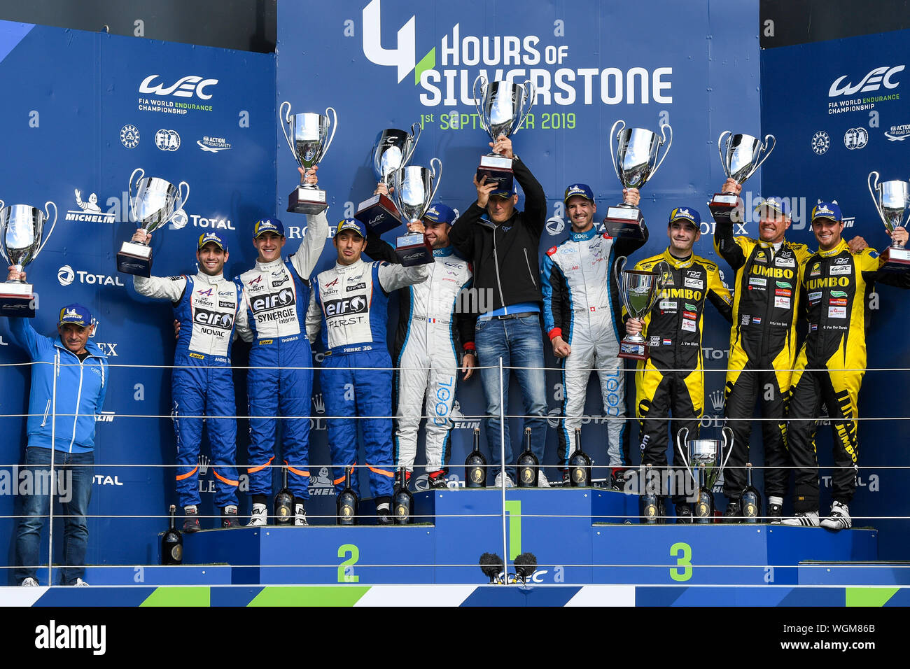 TOWCESTER, VEREINIGTES KÖNIGREICH. 01 Sep, 2019. Cool Racing (Mitte) in der LMP2 FIA World Endurance Teams Trophäe, Signatech Alpine ELF (Links) im zweiten und Racing Team Nederland (NLD) 3. Platz beim SundayÕs Rennen der FIA World Endurance Championship mit 4 Stunden Silverstone Silverstone Circuit am Sonntag, September 01, 2019 in TOWCESTER, ENGLAND triumphierte. Credit: Taka G Wu/Alamy leben Nachrichten Stockfoto