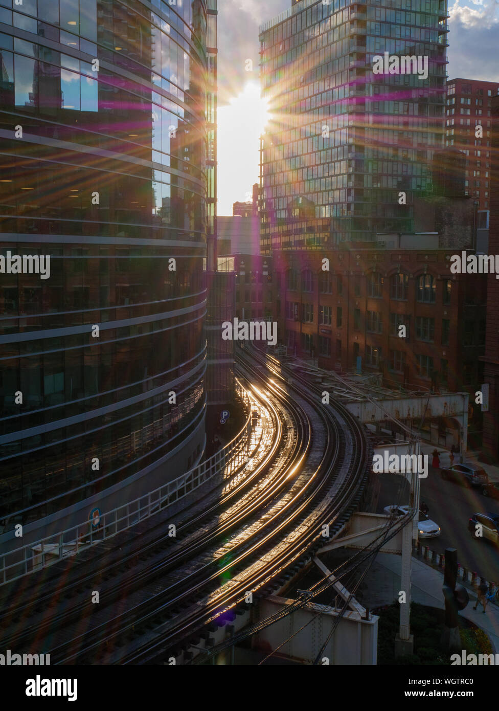 Die CTA-Kurve" Hochbahn und Sunburst. Stockfoto