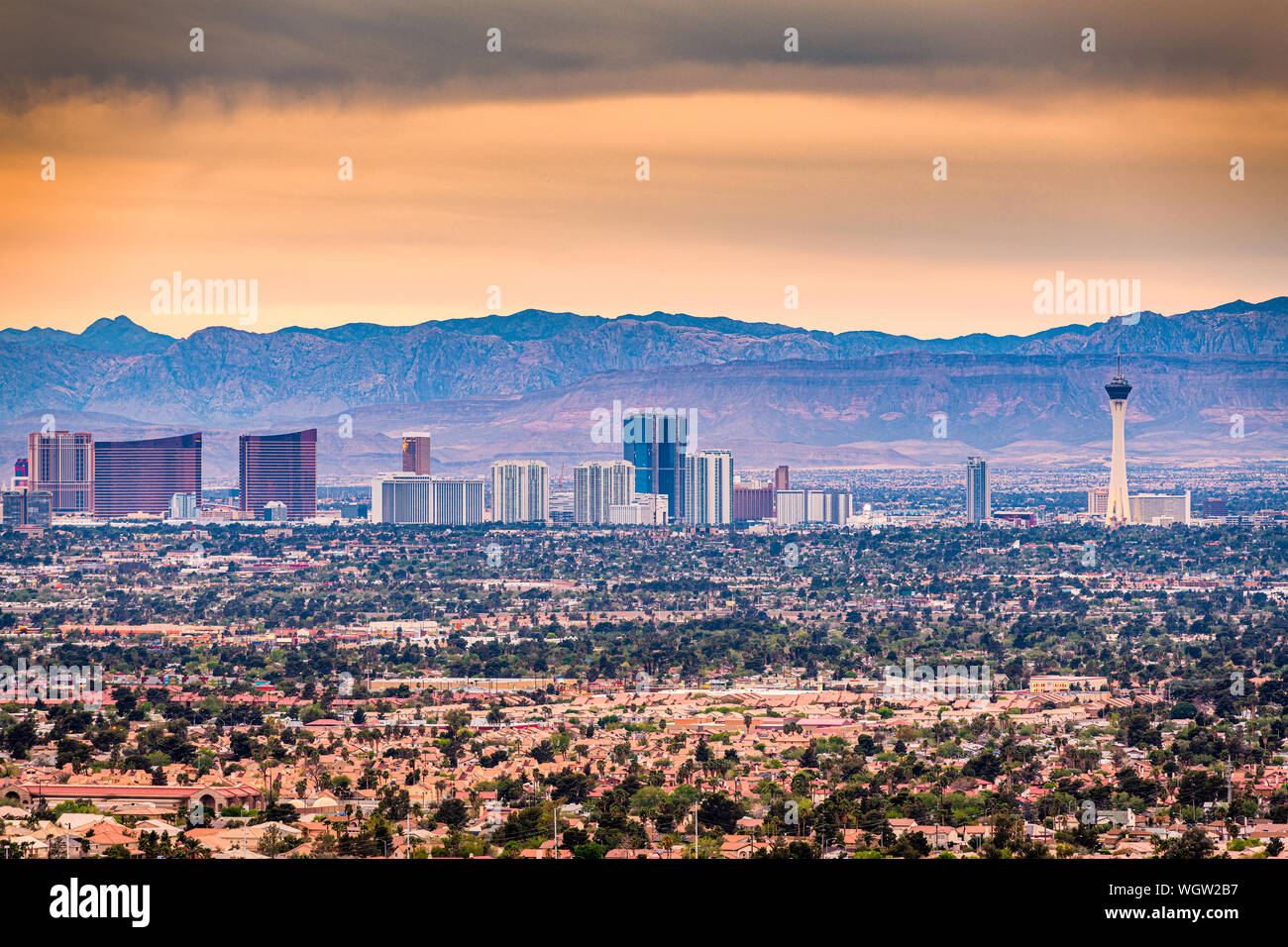 Las Vegas, Nevada, USA Stadtbild über Nachbarschaften in der Abenddämmerung. Stockfoto