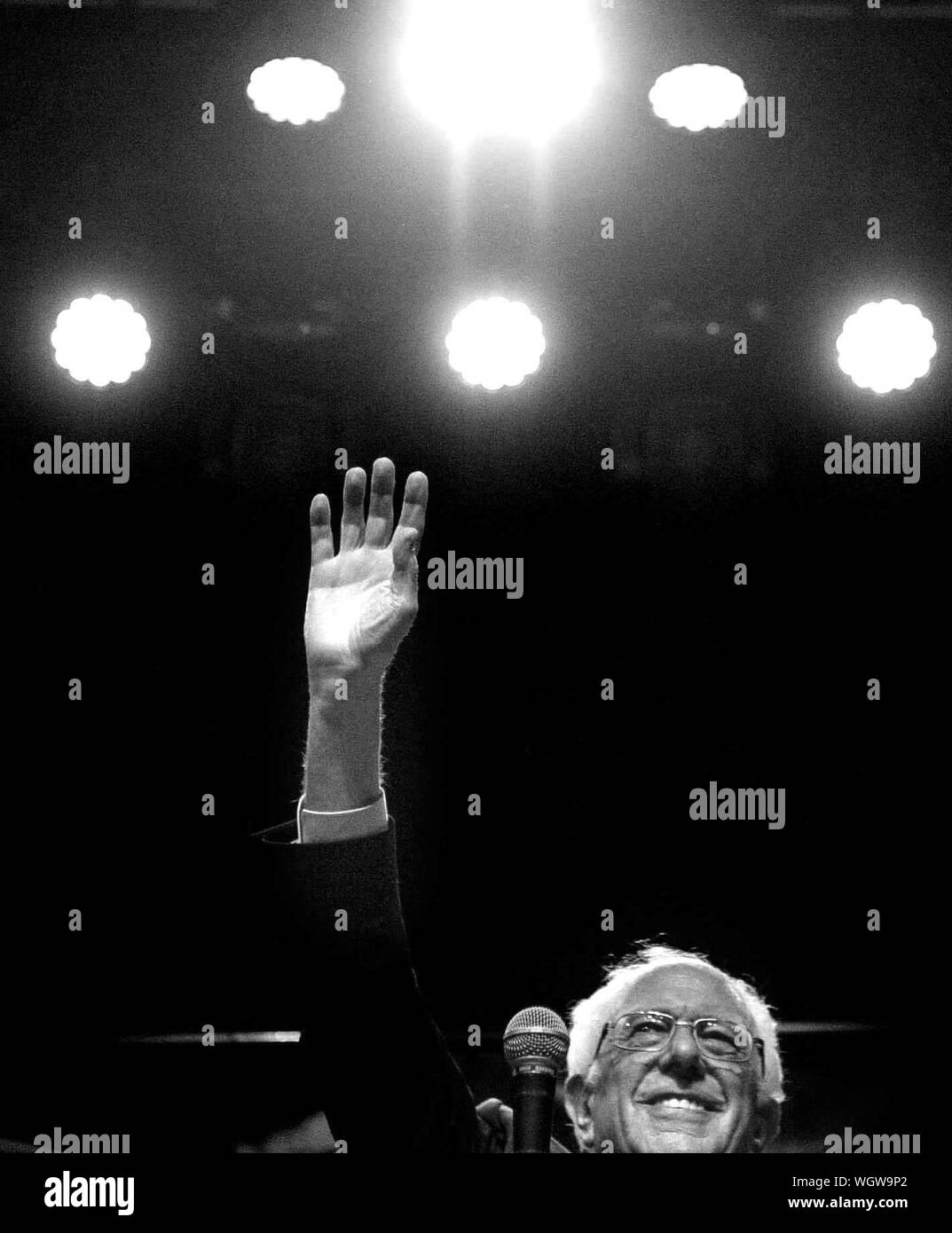 Portland, Maine, USA. 1. Sep 2019. September 1, 2019 - Portland, Maine. Die US-amerikanischen Senator Bernie Sanders Kampagnen für den demokratischen Präsidentschaftskandidaten während einer Kundgebung vor über 1.600 Fans am Staatstheater in Portland, Maine am Sonntag, 1. September 2019. Quelle: Michael G. Seamans/ZUMA Draht/Alamy leben Nachrichten Stockfoto